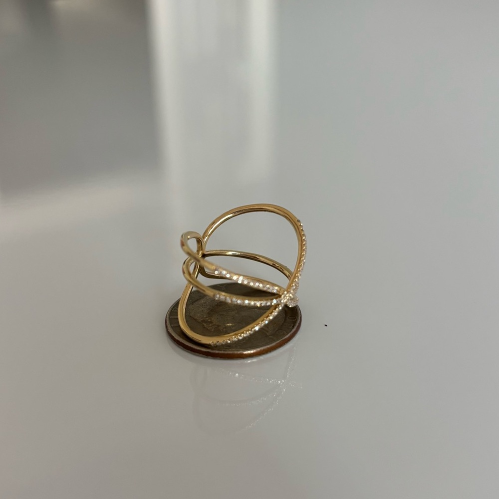Elegant Gold Crisscross Ring - Picture 8 of 10
